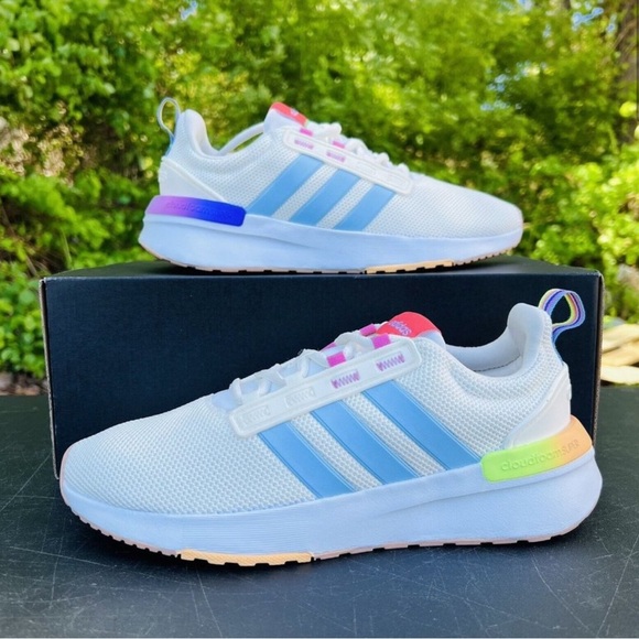 ❌ SOLD ❌ BNWT Adidas Racer TR21 Special Addition Love Unites - Picture 1 of 7